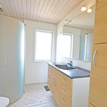 Two-bedroom With A Fireplace In Struer 펜션 스트루에르