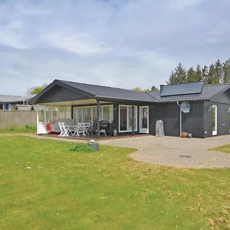 Two-bedroom With A Fireplace In Struer 別荘 *