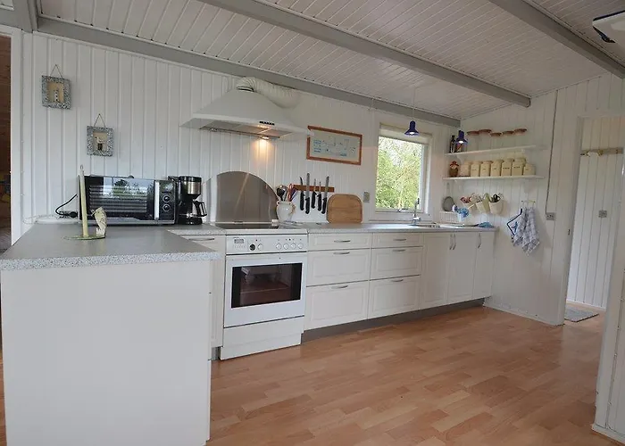 Two-bedroom With A Fireplace In Feriehus Struer