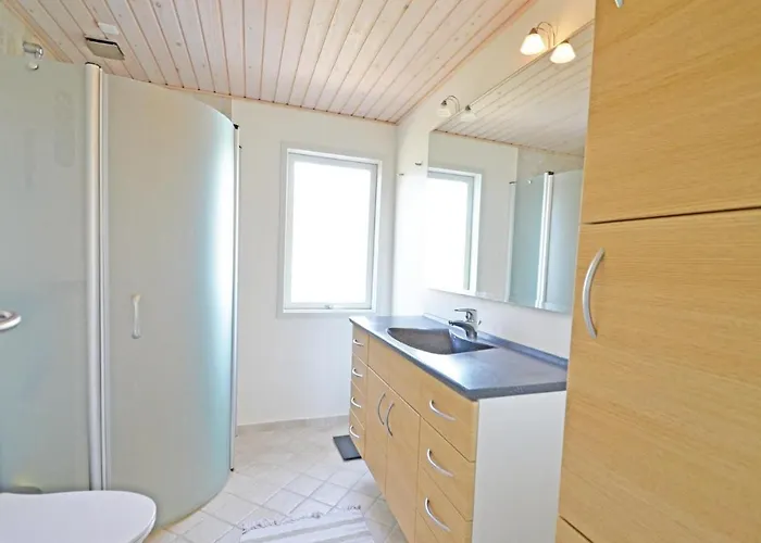 Two-bedroom With A Fireplace In Feriehus Struer