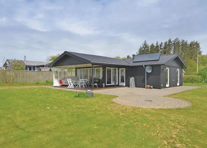Two-bedroom With A Fireplace In Feriehus *